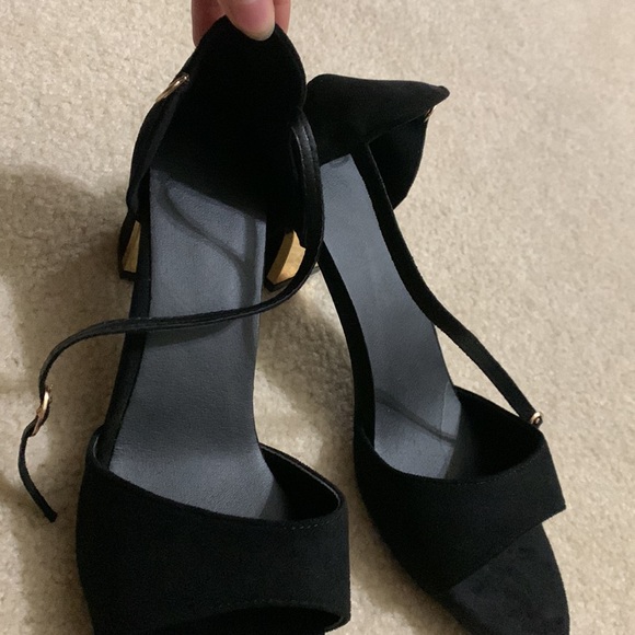 Gold and black peep toe heels - Picture 3 of 5